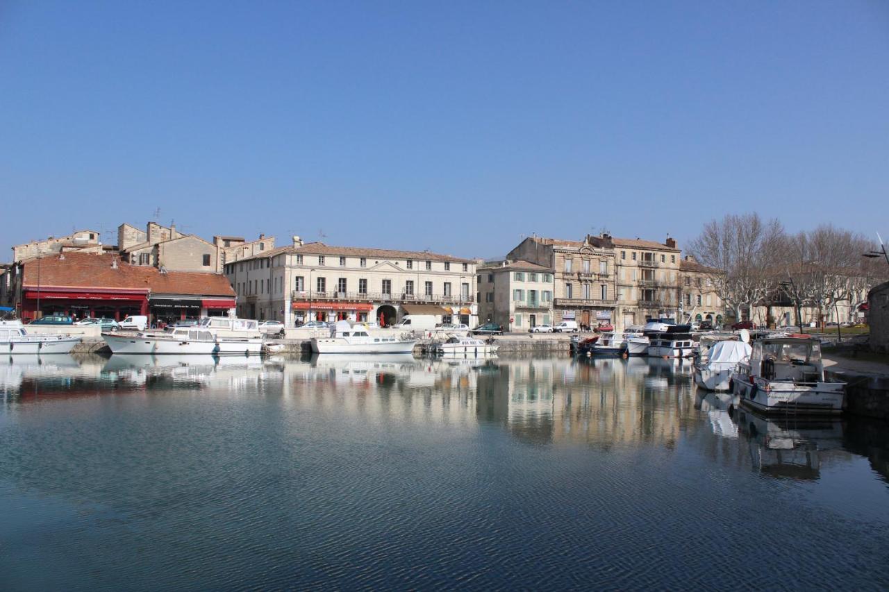 Le Grand Rouget Apartment Beaucaire  Exterior photo