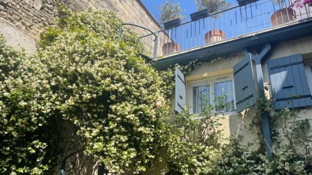 Le Grand Rouget Apartment Beaucaire  Exterior photo