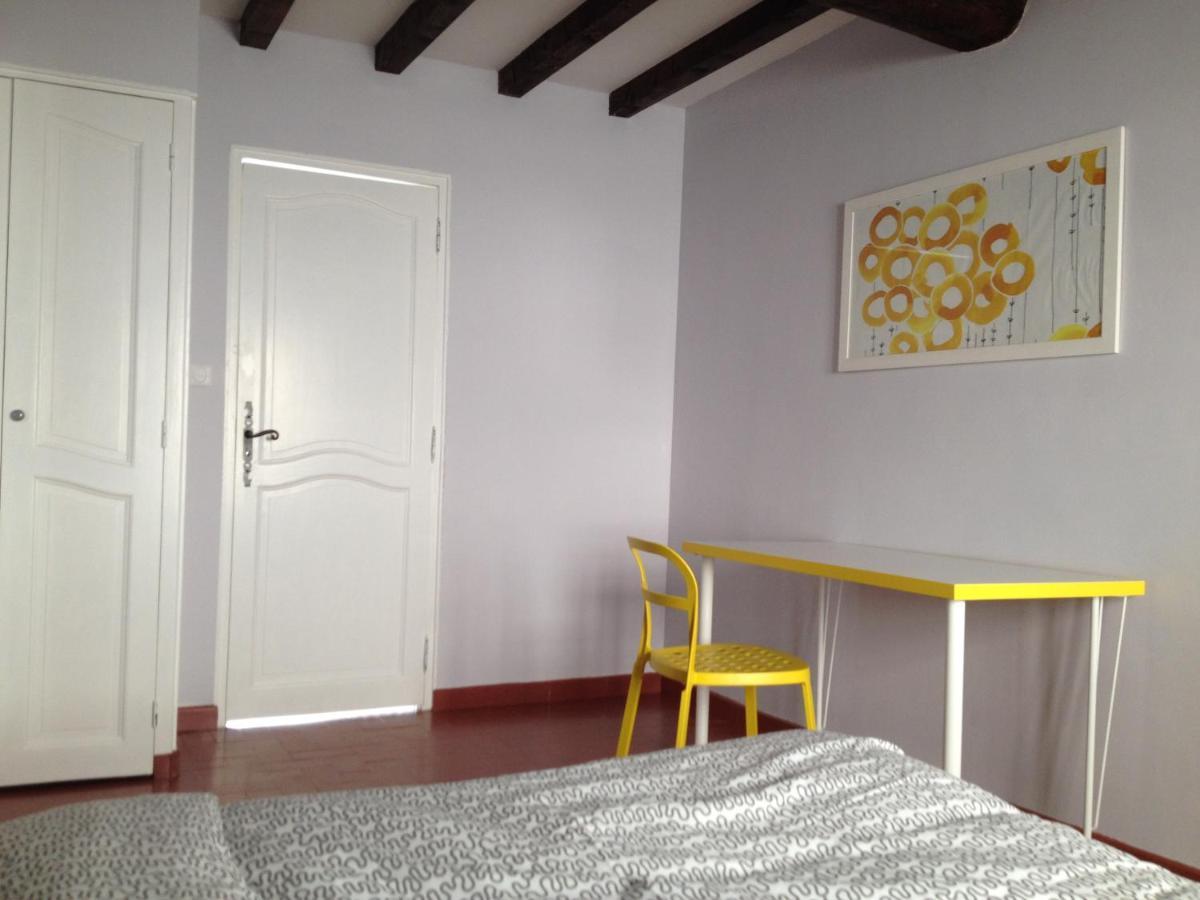 Le Grand Rouget Apartment Beaucaire  Exterior photo