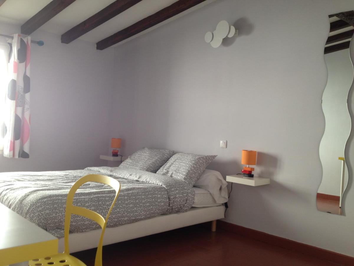 Le Grand Rouget Apartment Beaucaire  Exterior photo